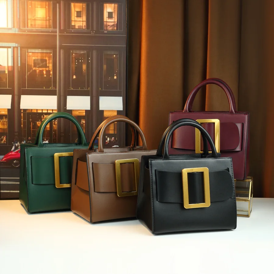 Chic Minimalist Designer Diaper Bag Women Luxury Large Capacity Tote Elegant Leather Crossbody Bag For Shopping And Party
Chic Minimalist Designer Diaper Bag Women Luxury Large Capacity Tote Elegant Leather Crossbody Bag For Shopping And Party