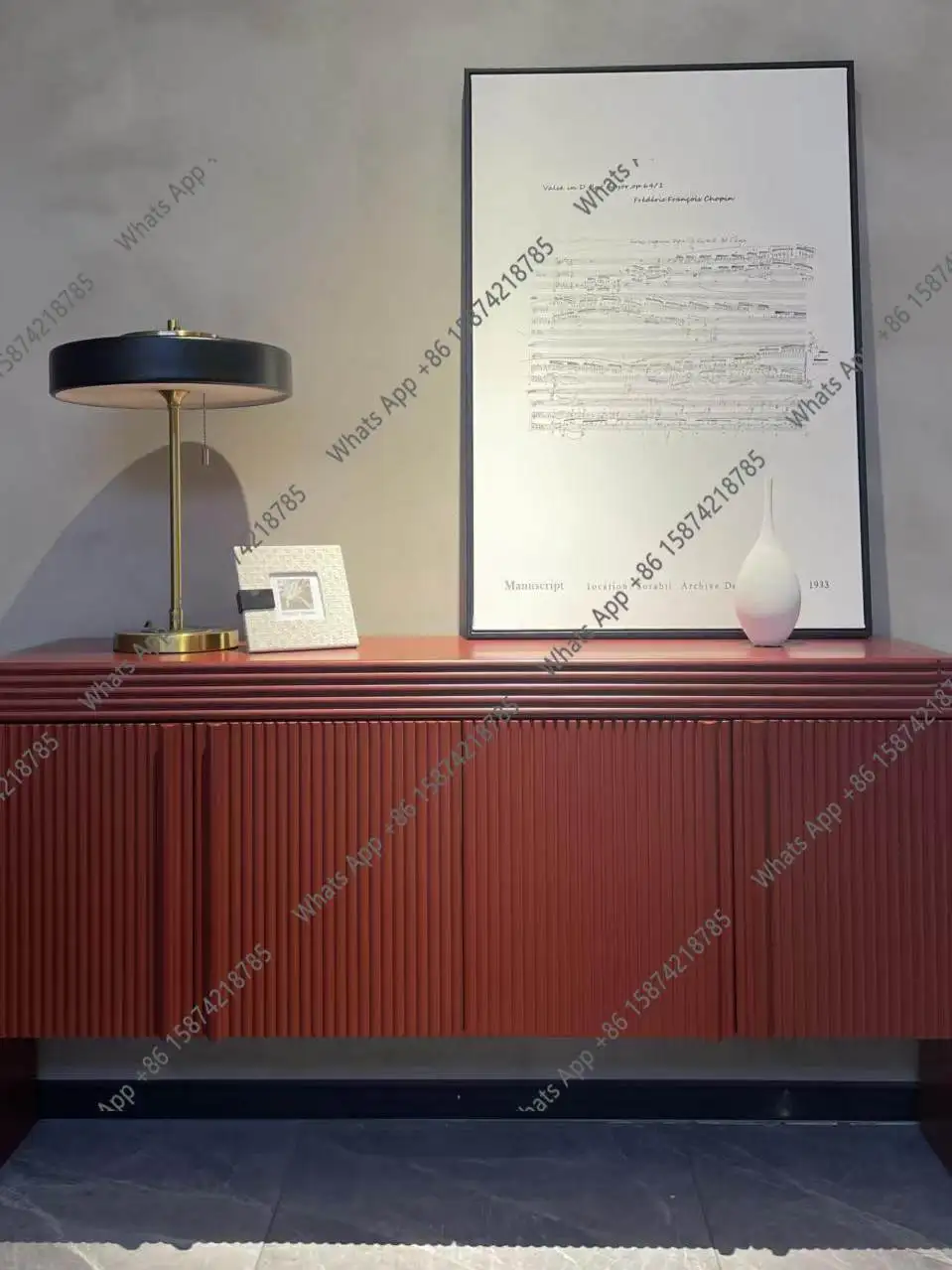 Modern simple living room against the wall, entrance cabinet, storage, light luxury, high-end dining side cabinet, fashionable
Modern simple living room against the wall, entrance cabinet, storage, light luxury, high-end dining side cabinet, fashionable