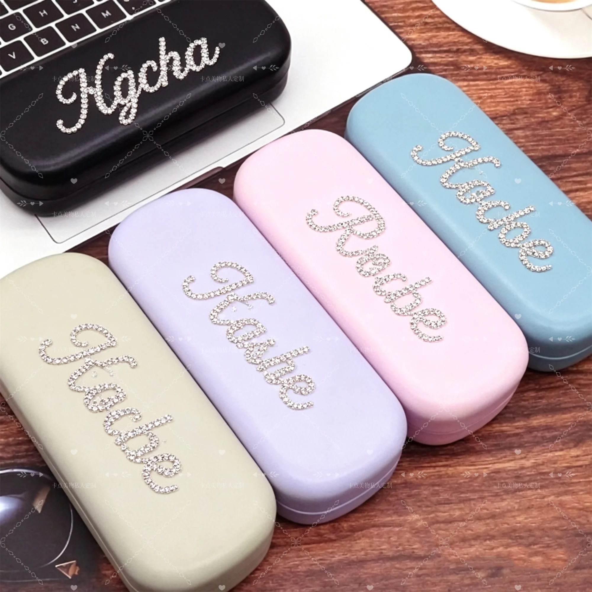 Customized name plush portable glasses case cute girl children's student high-value appearance glasses case new gift
Customized name plush portable glasses case cute girl children's student high-value appearance glasses case new gift