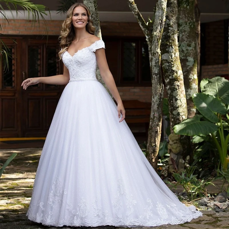 Customized V-Neck Off Shoulder Appliques Lace Beads Belt Tulle Pleats Buttons A-Line Wedding Dress Bridal Gown Vestido De Noiva
Customized V-Neck Off Shoulder Appliques Lace Beads Belt Tulle Pleats Buttons A-Line Wedding Dress Bridal Gown Vestido De Noiva
