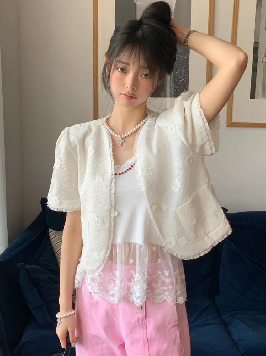 Dongda Gate Summer New Women's Short Sleeve Shirt No Collar 3D Decoration Loose Fit Commute Style Polyester Fiber V-neck
Dongda Gate Summer New Women's Short Sleeve Shirt No Collar 3D Decoration Loose Fit Commute Style Polyester Fiber V-neck
