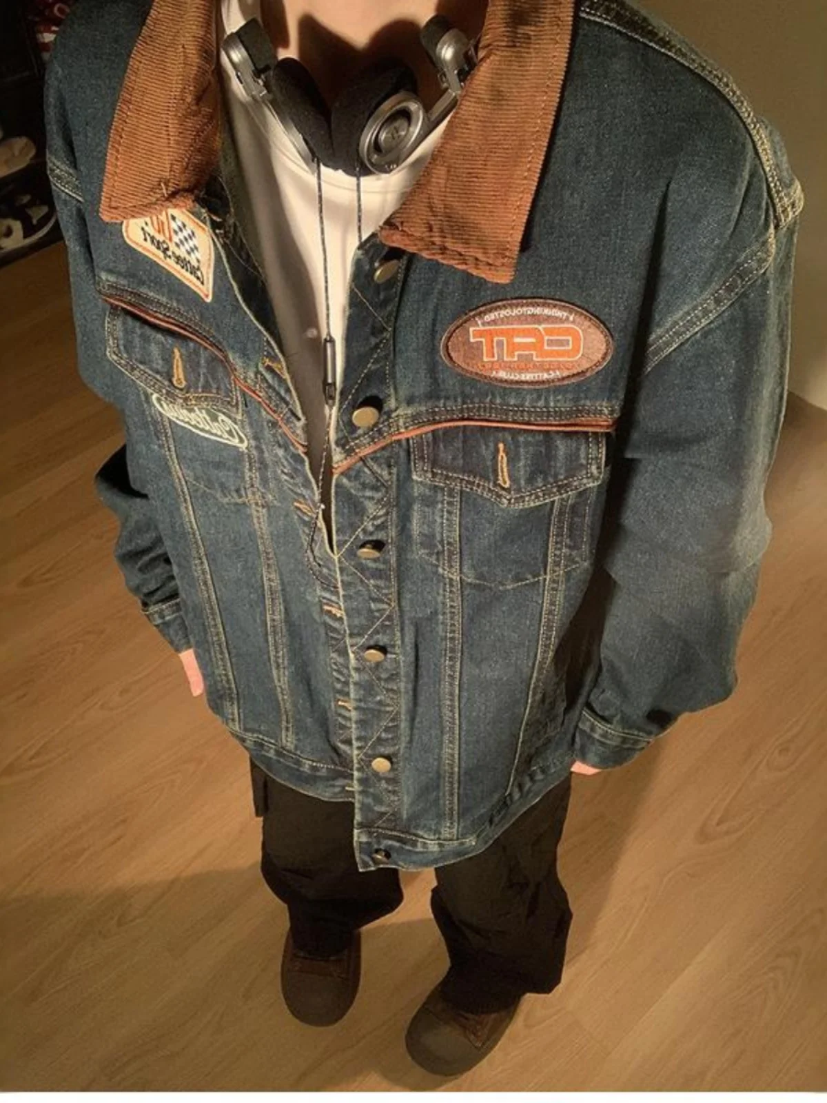 Синяя джинсовая куртка с вышивкой для мужчин, весна-осень, в американском уличном стиле, CleanFit, модная, свободного кроя, молодежная
Синяя джинсовая куртка с вышивкой для мужчин, весна-осень, в американском уличном стиле, CleanFit, модная, свободного кроя, молодежная