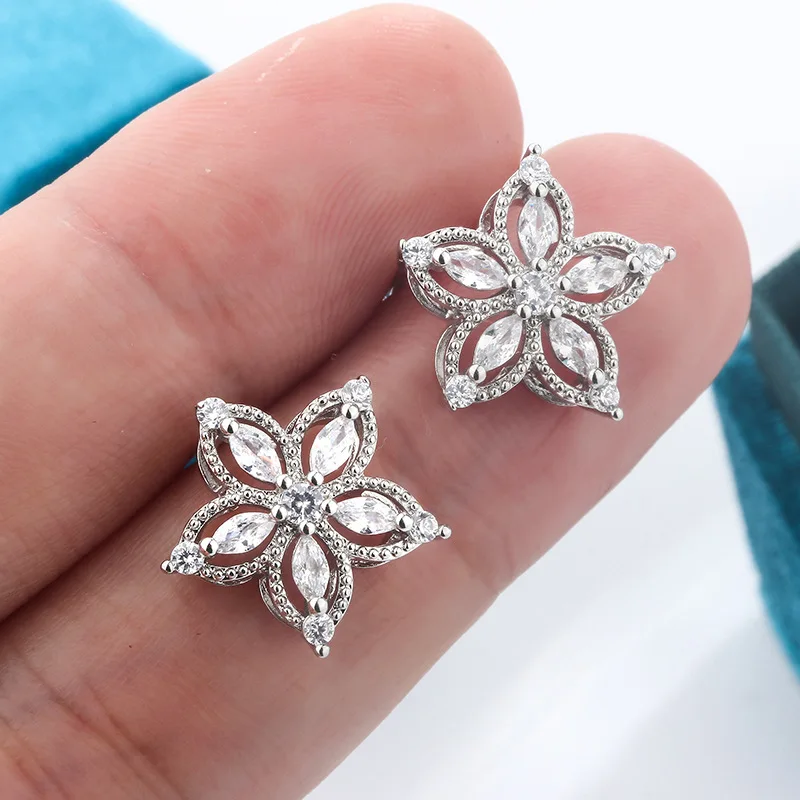 Classic 925 Silver Hollow Flower Oval Stud Earrings Women's Valentine's Day Gift Jewelry Wholesale
Classic 925 Silver Hollow Flower Oval Stud Earrings Women's Valentine's Day Gift Jewelry Wholesale