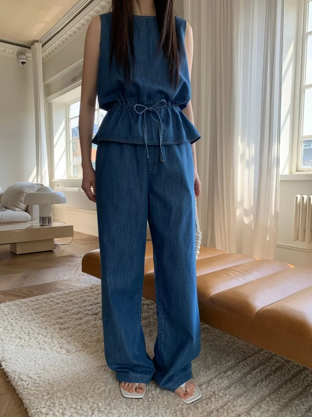 Korean High-End Dstring Svel Denim Vest Women's Summer New Vintage High Waist Straight Leg Pants Two-Piece Set
Korean High-End Dstring Svel Denim Vest Women's Summer New Vintage High Waist Straight Leg Pants Two-Piece Set