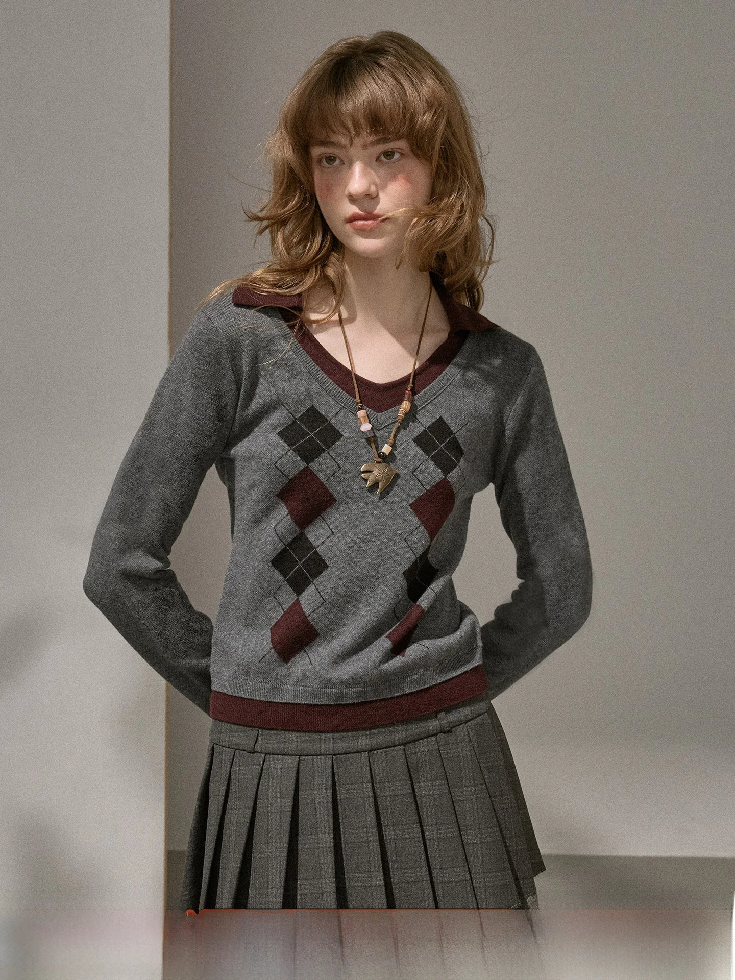 Женская трикотажная базовая футболка DIDDI MODA Slim Fit с V-образным вырезом, цветными блоками и стеганым узором, повседневная, эксклюзивно онлайн, осенние новинки
Женская трикотажная базовая футболка DIDDI MODA Slim Fit с V-образным вырезом, цветными блоками и стеганым узором, повседневная, эксклюзивно онлайн, осенние новинки