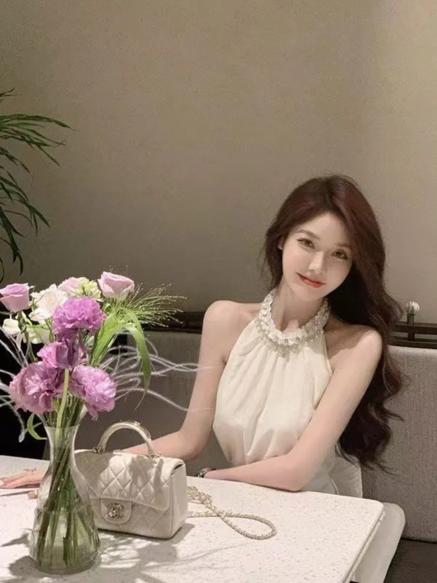 Summer Faion Set Women's Floral Embroidery Rhinestone Neline Top High Waist Slimming orts Two-Piece Ensemble
Summer Faion Set Women's Floral Embroidery Rhinestone Neline Top High Waist Slimming orts Two-Piece Ensemble