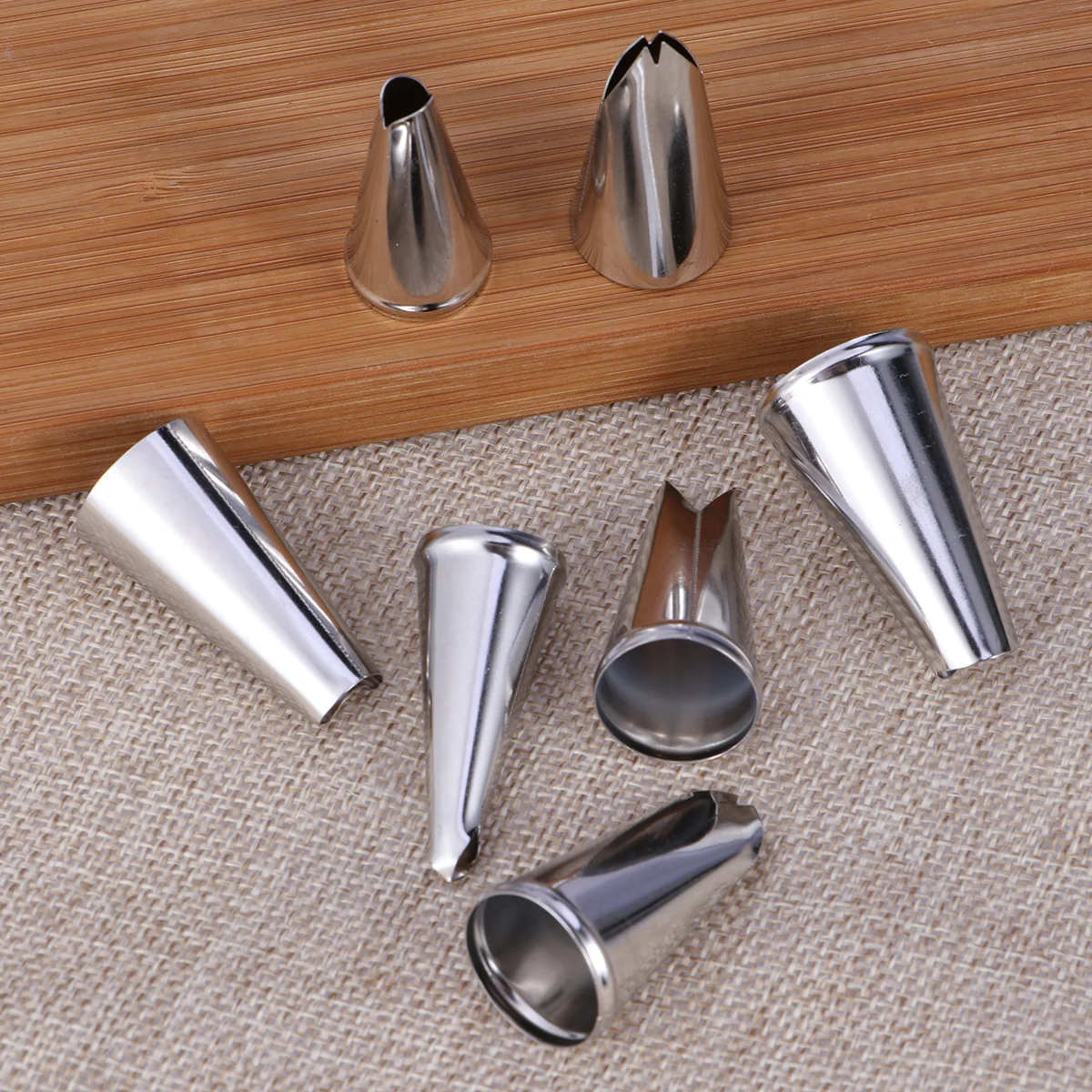 7 pcs Stainless Piping Tips Cake Nozzles Icing Tips Reusable Baking Cakes Decorating Supplies Decorating Supplies Icing Tools
7 pcs Stainless Piping Tips Cake Nozzles Icing Tips Reusable Baking Cakes Decorating Supplies Decorating Supplies Icing Tools