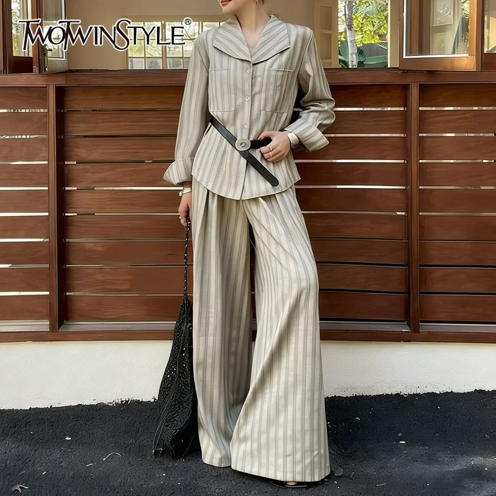 TWOTWINSTYLE Casual Striped Two Piece Set for Women Lapel Long Sleeves Spliced Pockets Top High Waist Wide Leg Pant Sets Female
TWOTWINSTYLE Casual Striped Two Piece Set for Women Lapel Long Sleeves Spliced Pockets Top High Waist Wide Leg Pant Sets Female