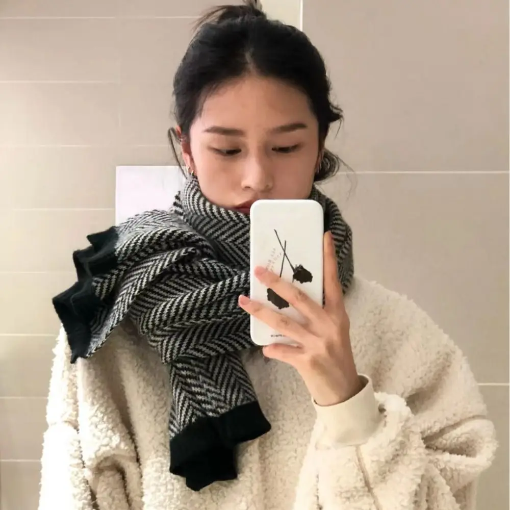 Classic Imitate Cashmere Wool Scarf Thicken Warm Winter Cashmere Scarves Korean Style Soft Long Shawl Autumn Winter
Classic Imitate Cashmere Wool Scarf Thicken Warm Winter Cashmere Scarves Korean Style Soft Long Shawl Autumn Winter