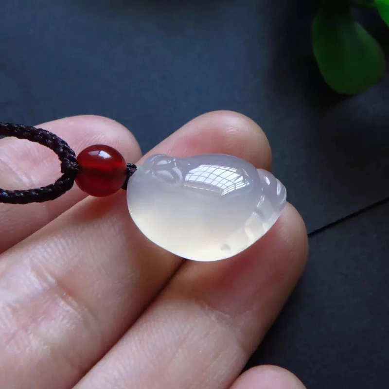 Ice type white chalcedony small feet agate jade necklace white agate sweater chain pendant jewelry accessories
Ice type white chalcedony small feet agate jade necklace white agate sweater chain pendant jewelry accessories
