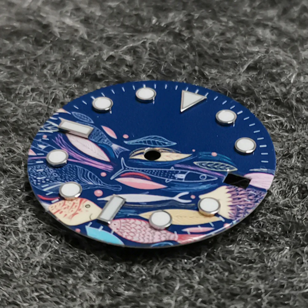 Fish/ Star Moon Pattern Watch Dial With Calendar 28.5MM Green Luminous Dial Plate For NH35/36/4R/7S Movement
Fish/ Star Moon Pattern Watch Dial With Calendar 28.5MM Green Luminous Dial Plate For NH35/36/4R/7S Movement