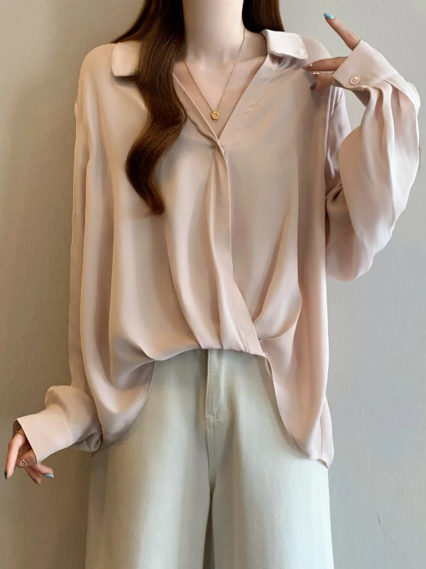 Elegant Thin Satin Surface Women's Shirt Shoulder Length Irregular Large Size Summer New Style Commute Korean Loose Fit Shirt
Elegant Thin Satin Surface Women's Shirt Shoulder Length Irregular Large Size Summer New Style Commute Korean Loose Fit Shirt