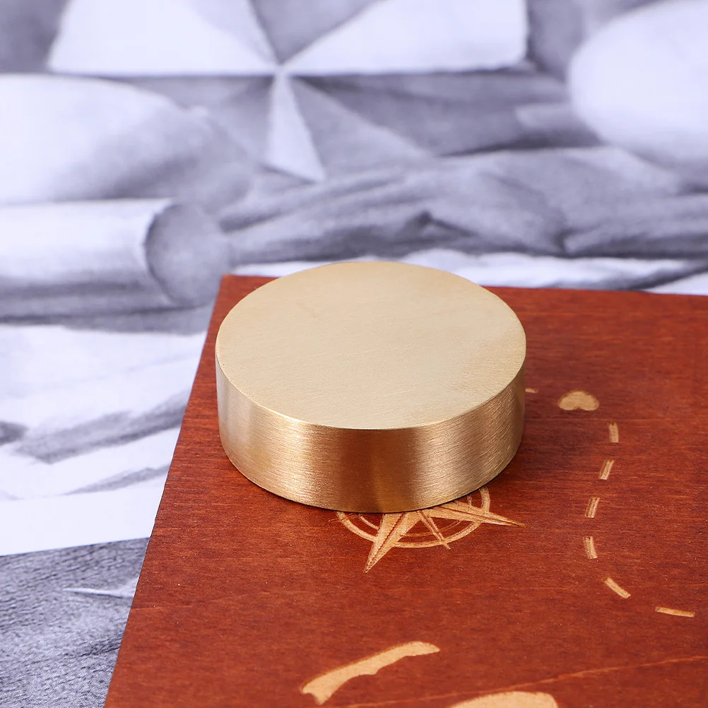 Brass Round Paperweight 6cm Vintage Solid Paper Holder for Chinese Calligraphy Sumi Drawing Traditional Painting Art 
Brass Round Paperweight 6cm Vintage Solid Paper Holder for Chinese Calligraphy Sumi Drawing Traditional Painting Art