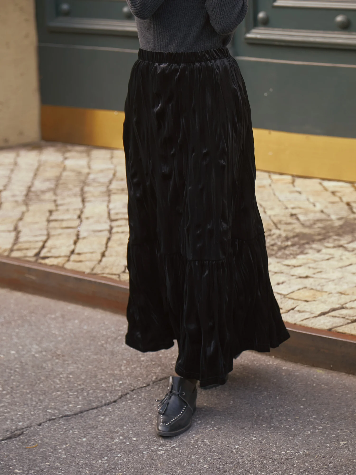 VIMIE2026 Spring New Vintage Pleated Half Skirt Loose Long Black Velvet Skirt Elastic Waist Polyester Fiber Daily Wear
VIMIE2026 Spring New Vintage Pleated Half Skirt Loose Long Black Velvet Skirt Elastic Waist Polyester Fiber Daily Wear