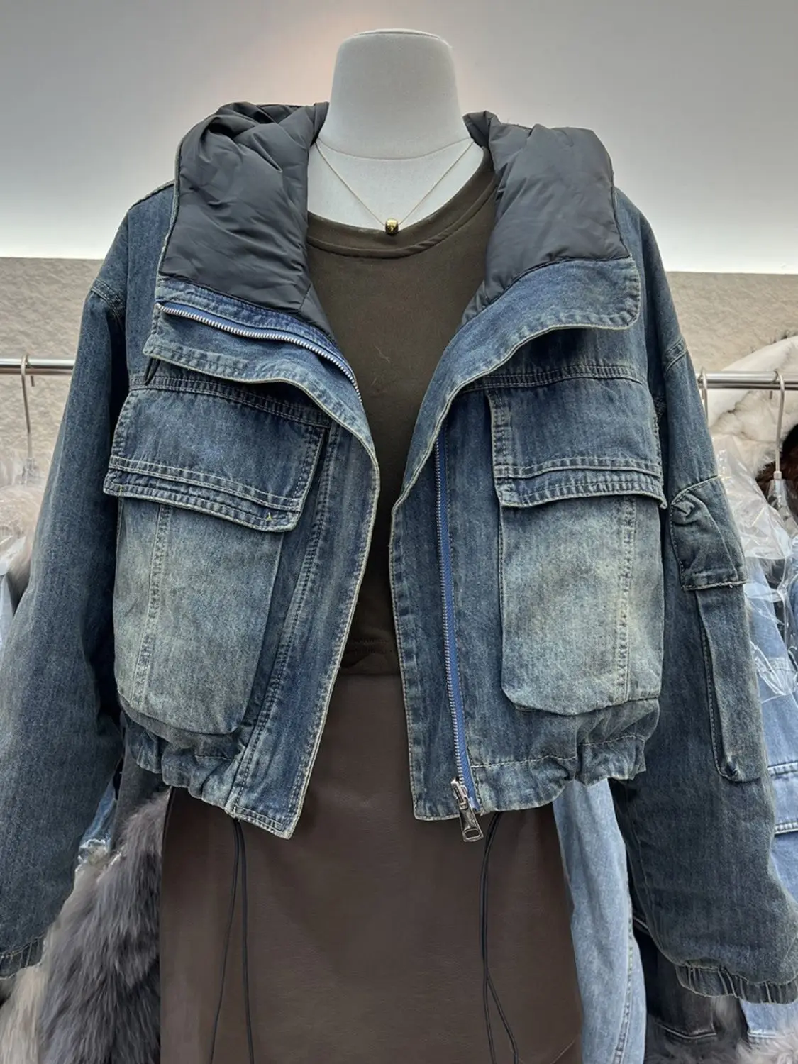 French Retro Hooded Double-Sided Denim Jacket For Women'S 2025 Autumn And Winter New Fashion Design Sense Short Top
French Retro Hooded Double-Sided Denim Jacket For Women'S 2025 Autumn And Winter New Fashion Design Sense Short Top