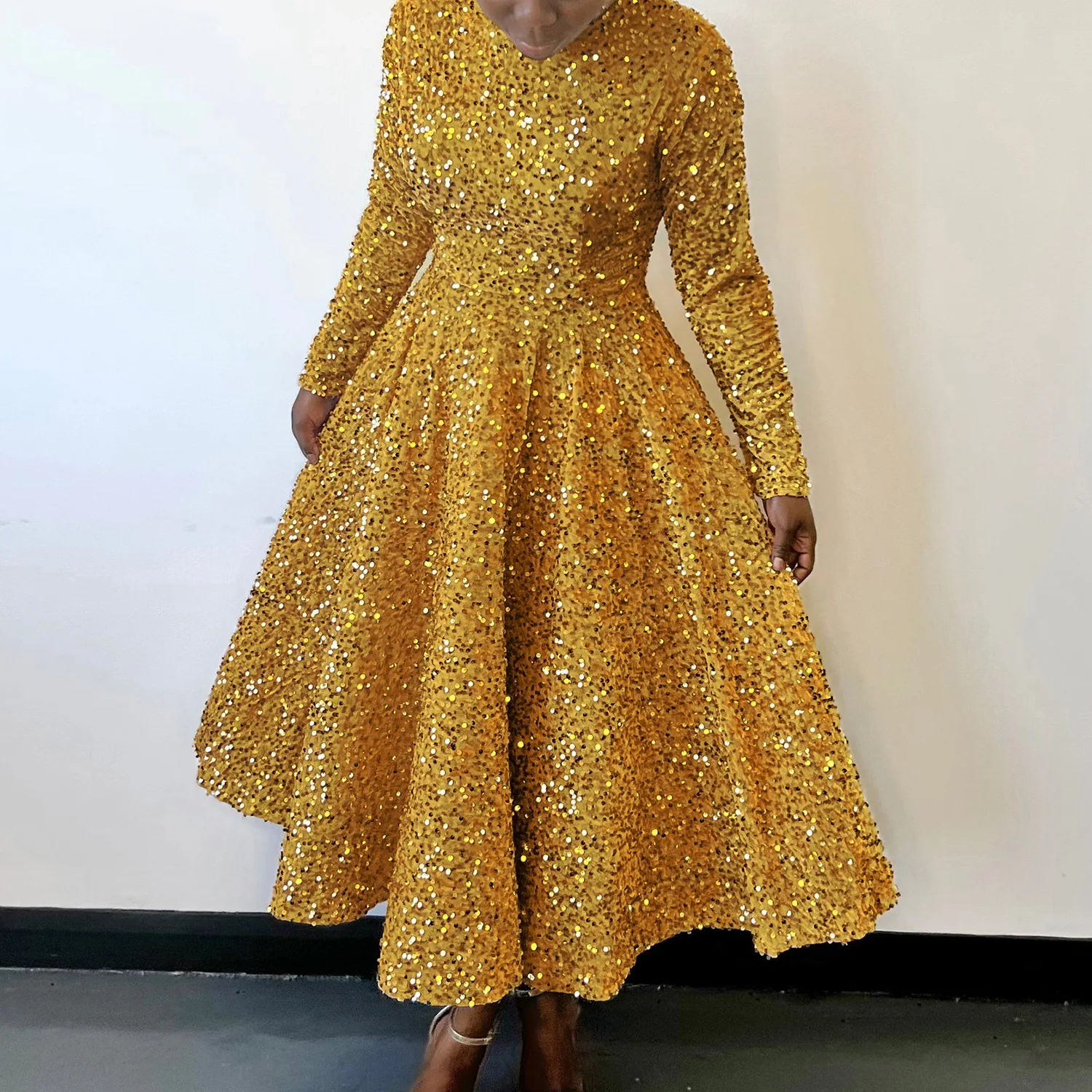 Elegant Women's Round Neck Long Sleeve Solid Color Sequin High Waist Midi Dress
Elegant Women's Round Neck Long Sleeve Solid Color Sequin High Waist Midi Dress
