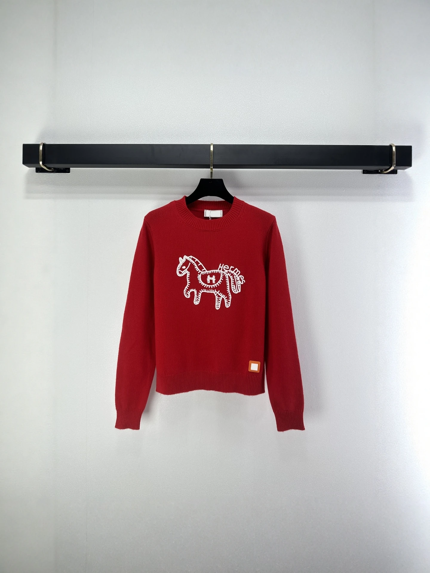 Spring 2026 Early Knitted Woolen Pullover Neck Design Year Celebration Pattern Tightened Cuff Women's Casual Loose Fit
Spring 2026 Early Knitted Woolen Pullover Neck Design Year Celebration Pattern Tightened Cuff Women's Casual Loose Fit