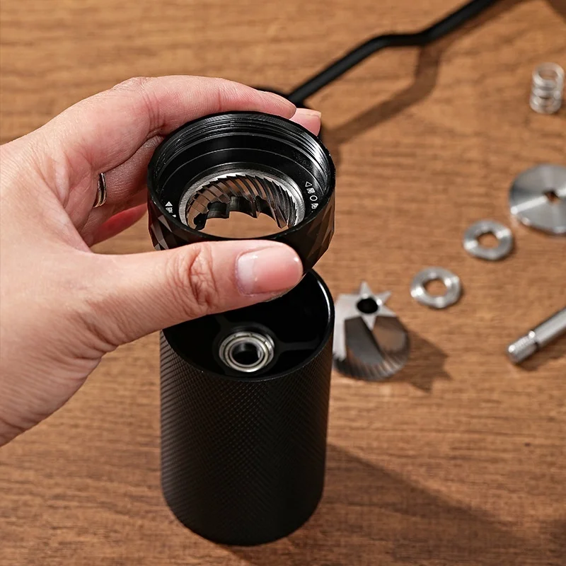 Manual Coffee Grinders Cnc Stainless Steel Portable Handmade Kitchen Tool Espresso Mill Foamer Design Setting Anti-Slip Suitable
Manual Coffee Grinders Cnc Stainless Steel Portable Handmade Kitchen Tool Espresso Mill Foamer Design Setting Anti-Slip Suitable