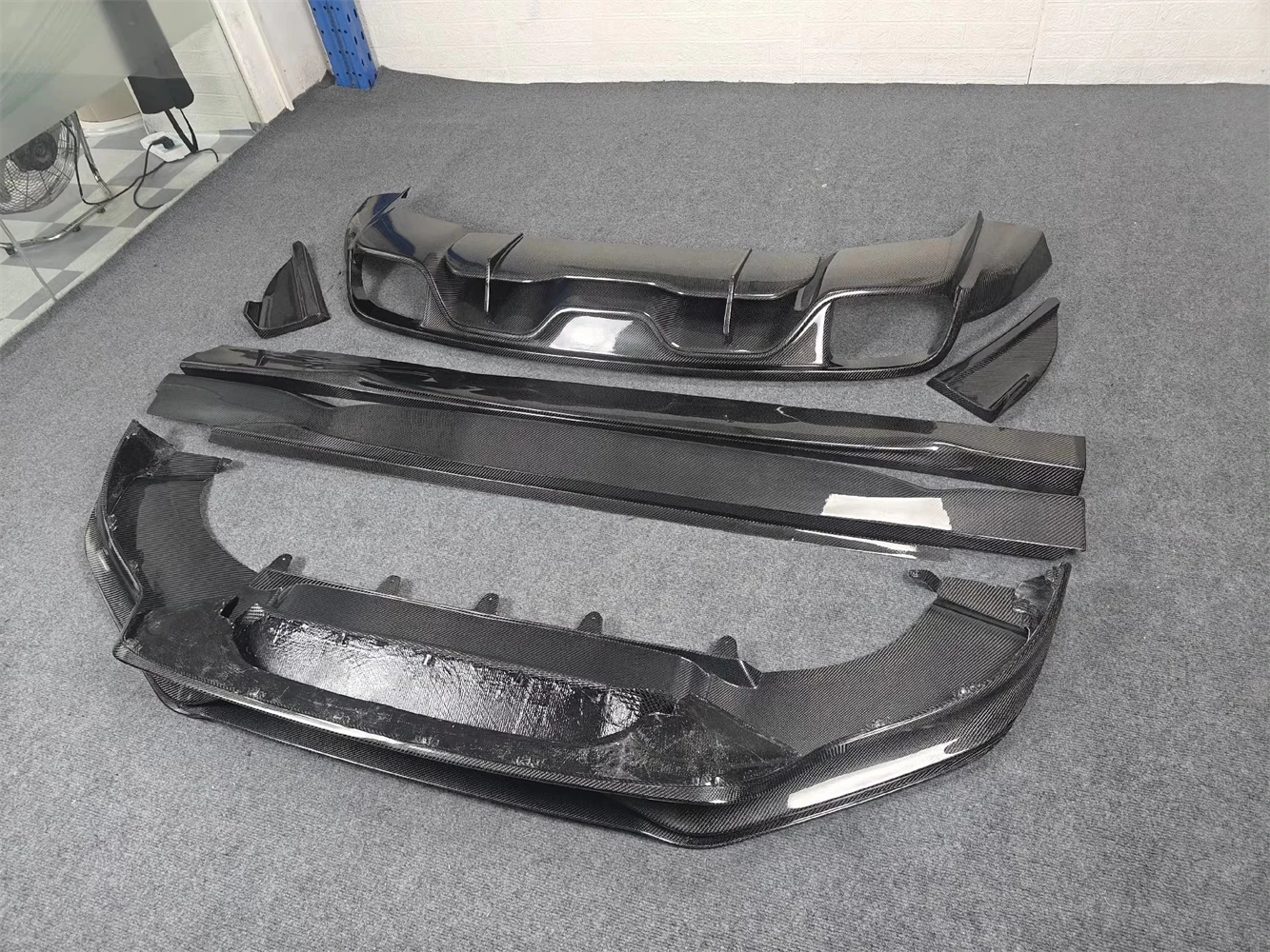 Car surround Front shovel rear lip Side skirts body kit for 18-24 Porsche Cayenne TK style
Car surround Front shovel rear lip Side skirts body kit for 18-24 Porsche Cayenne TK style