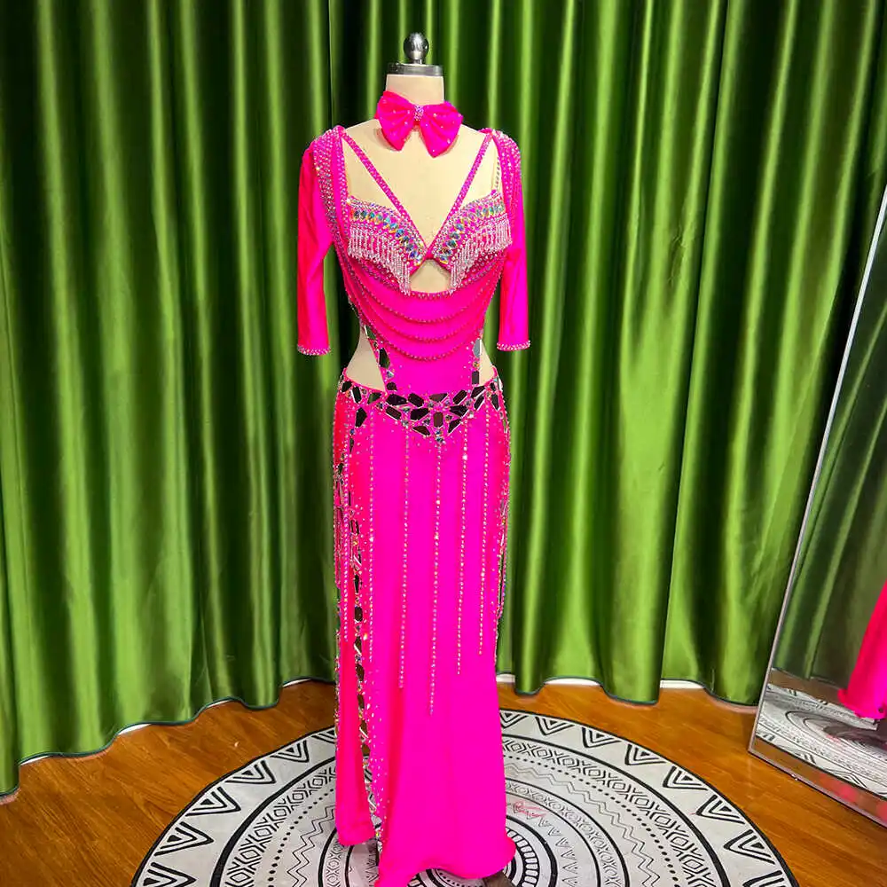 Халат по индивидуальному заказу с разноцветными вырезами и бриллиантами, платье для танца живота, костюм для выступлений, одежда для танца живота, бюстгальтер, длинная юбка
Халат по индивидуальному заказу с разноцветными вырезами и бриллиантами, платье для танца живота, костюм для выступлений, одежда для танца живота, бюстгальтер, длинная юбка