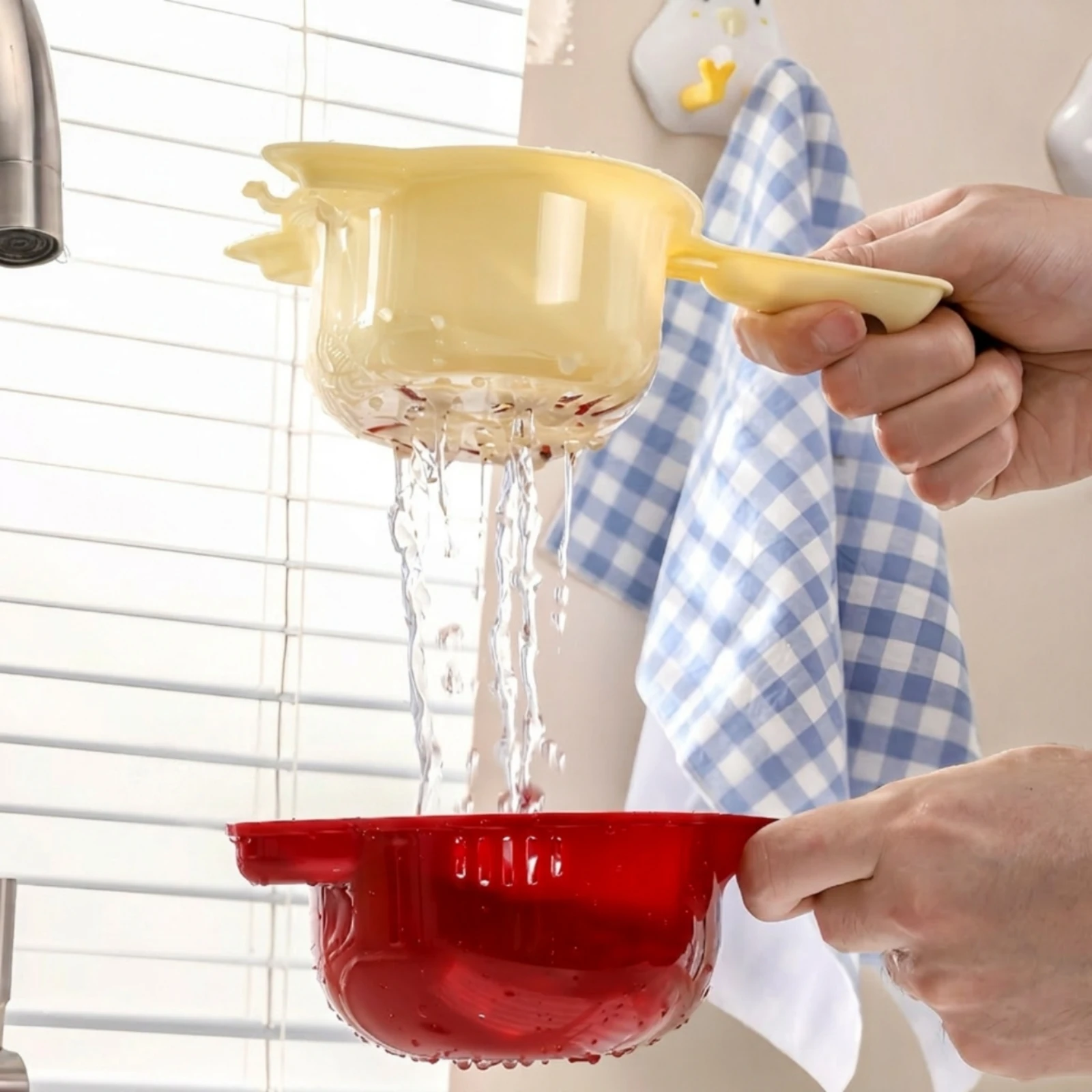 Double-Layer Draining Basket Integrated Handle Cat Draining Basket Double Layer Colander Bowl-Shaped Space-Saving
Double-Layer Draining Basket Integrated Handle Cat Draining Basket Double Layer Colander Bowl-Shaped Space-Saving