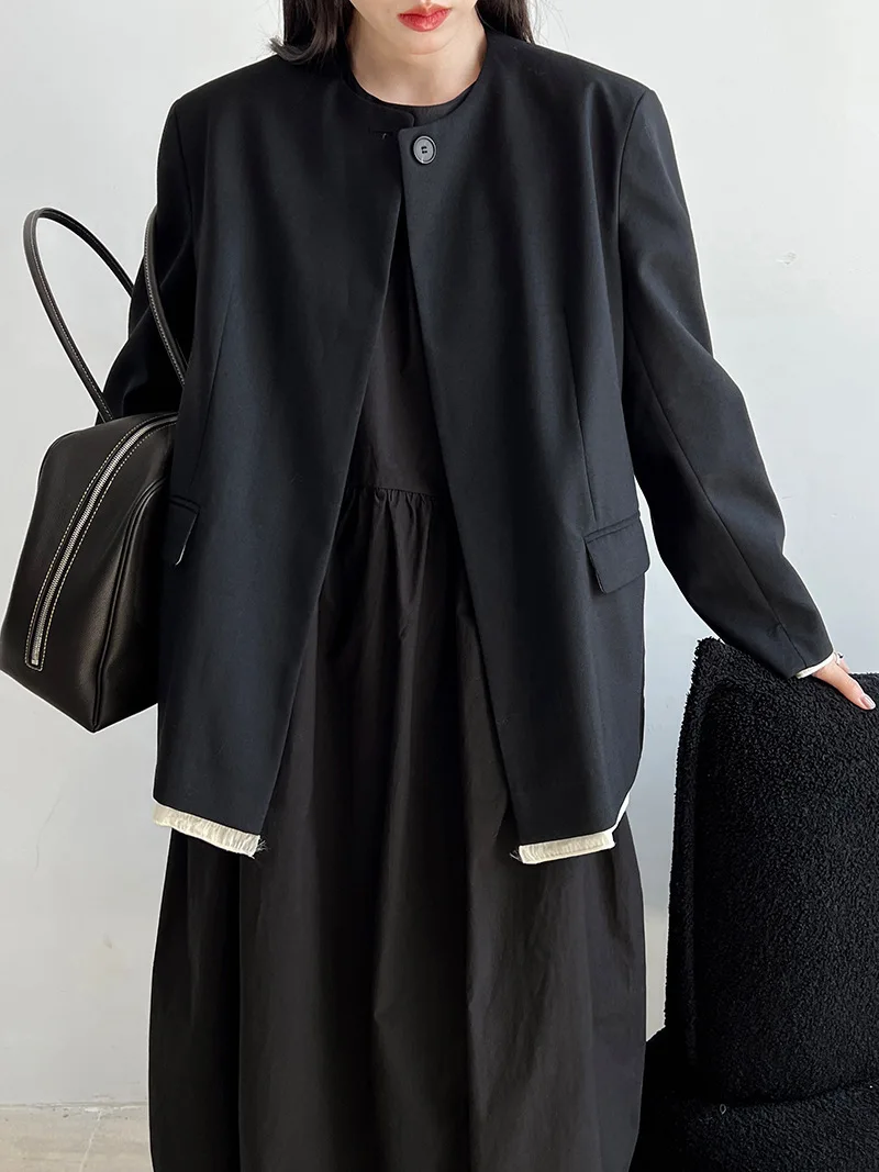 CALYMIX 2025 Round Neck Black Blazer For Women Spring 2025 Two-piece Spliced Jacket
CALYMIX 2025 Round Neck Black Blazer For Women Spring 2025 Two-piece Spliced Jacket
