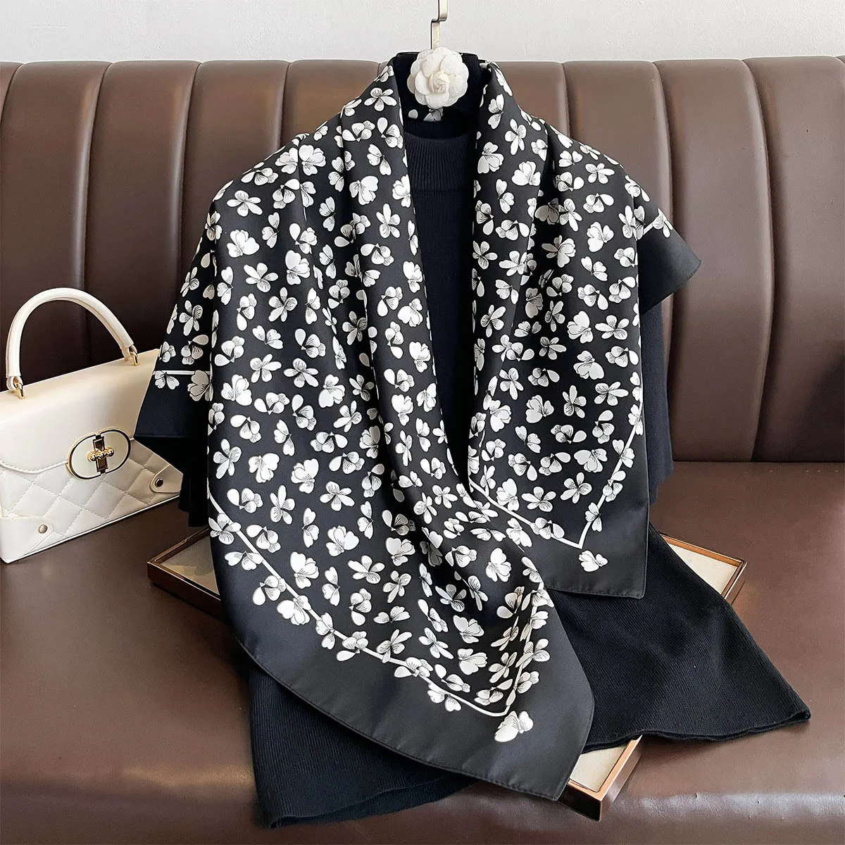90cm Luxury Brand Silk Square Scarf Women Satin Neck Hair Band Soft Bandana Neckerchife 2026 Hijab Head Female Foulard Bufandas
90cm Luxury Brand Silk Square Scarf Women Satin Neck Hair Band Soft Bandana Neckerchife 2026 Hijab Head Female Foulard Bufandas