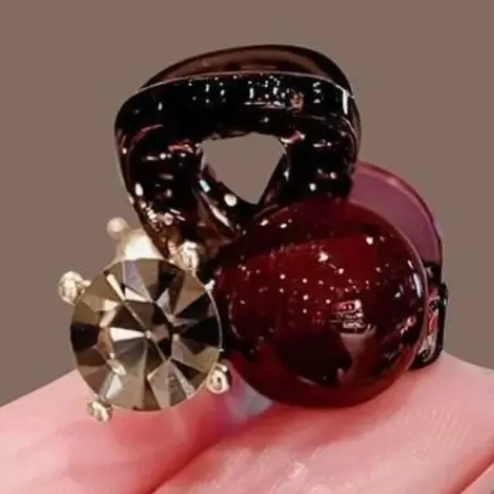 Cute Mini Grab Clip Women's Head Shark Clip Small Elegant Rhinestone Hairpin Hair Clip Barrettes Headwear Hair Accessories
Cute Mini Grab Clip Women's Head Shark Clip Small Elegant Rhinestone Hairpin Hair Clip Barrettes Headwear Hair Accessories