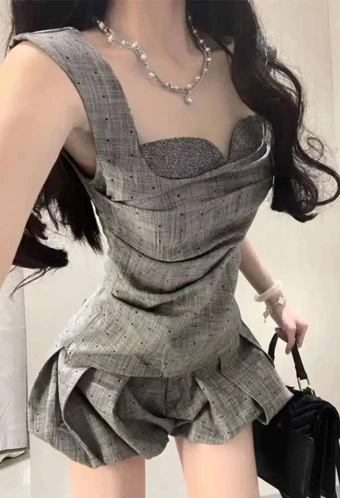 All-match Gray Ruched Slim Fit Sleeveless Tops for Women+ Y2k High Waist A-line Skirts 2025 Summer New Two Piece Sets
All-match Gray Ruched Slim Fit Sleeveless Tops for Women+ Y2k High Waist A-line Skirts 2025 Summer New Two Piece Sets