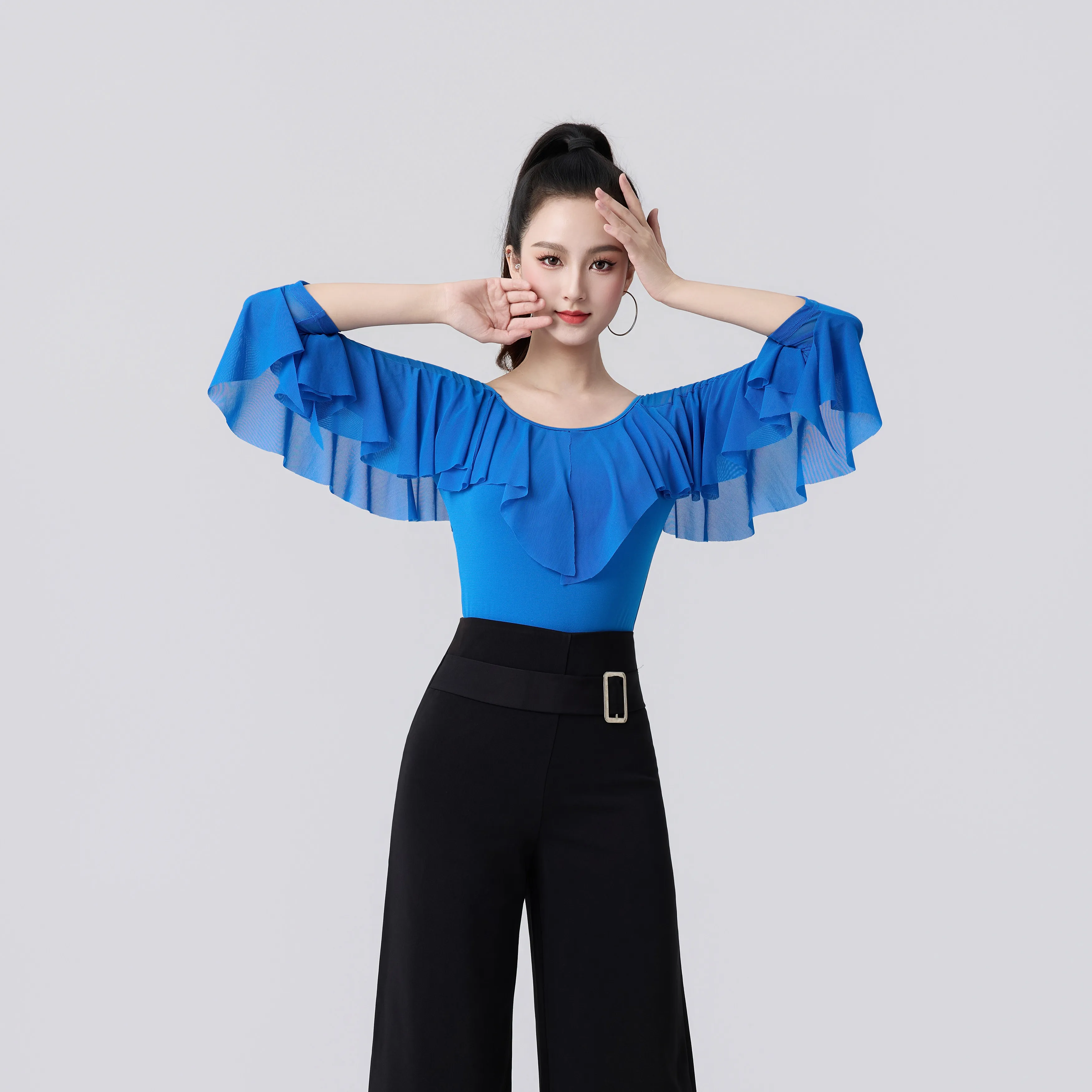 New Latin Dance Costumes for Women Rufles Ballroom Dance Practice Modern Dance Tops
New Latin Dance Costumes for Women Rufles Ballroom Dance Practice Modern Dance Tops