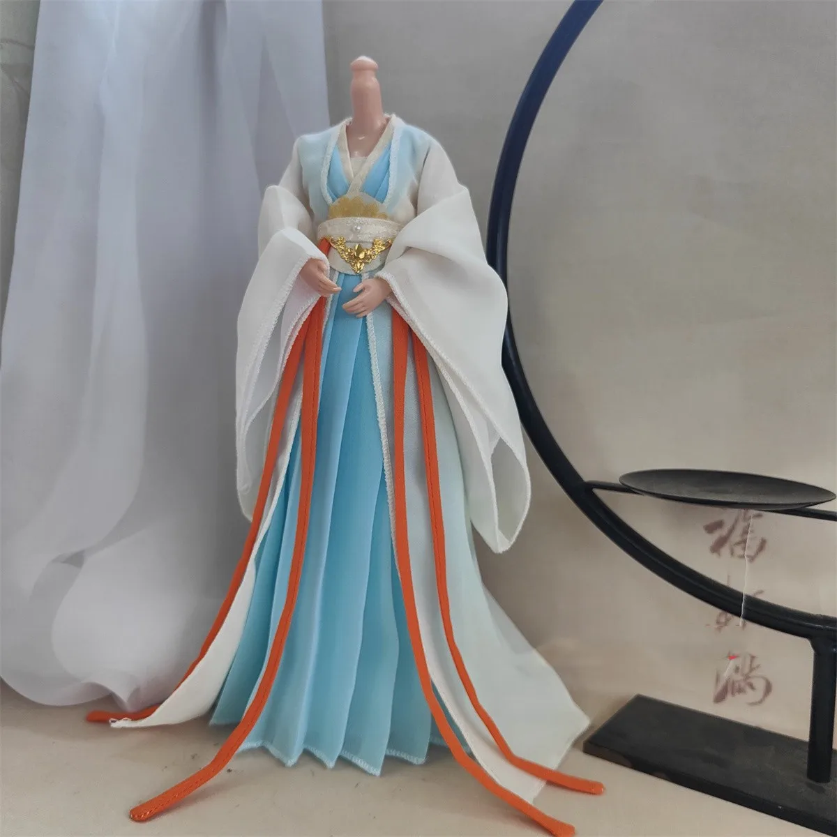 1/6 весы женская одежда Hanfu китайский древний наряд длинное платье рубашка модель наряда для 12 дюймов экшн-фигурки игрушки
1/6 весы женская одежда Hanfu китайский древний наряд длинное платье рубашка модель наряда для 12 дюймов экшн-фигурки игрушки
