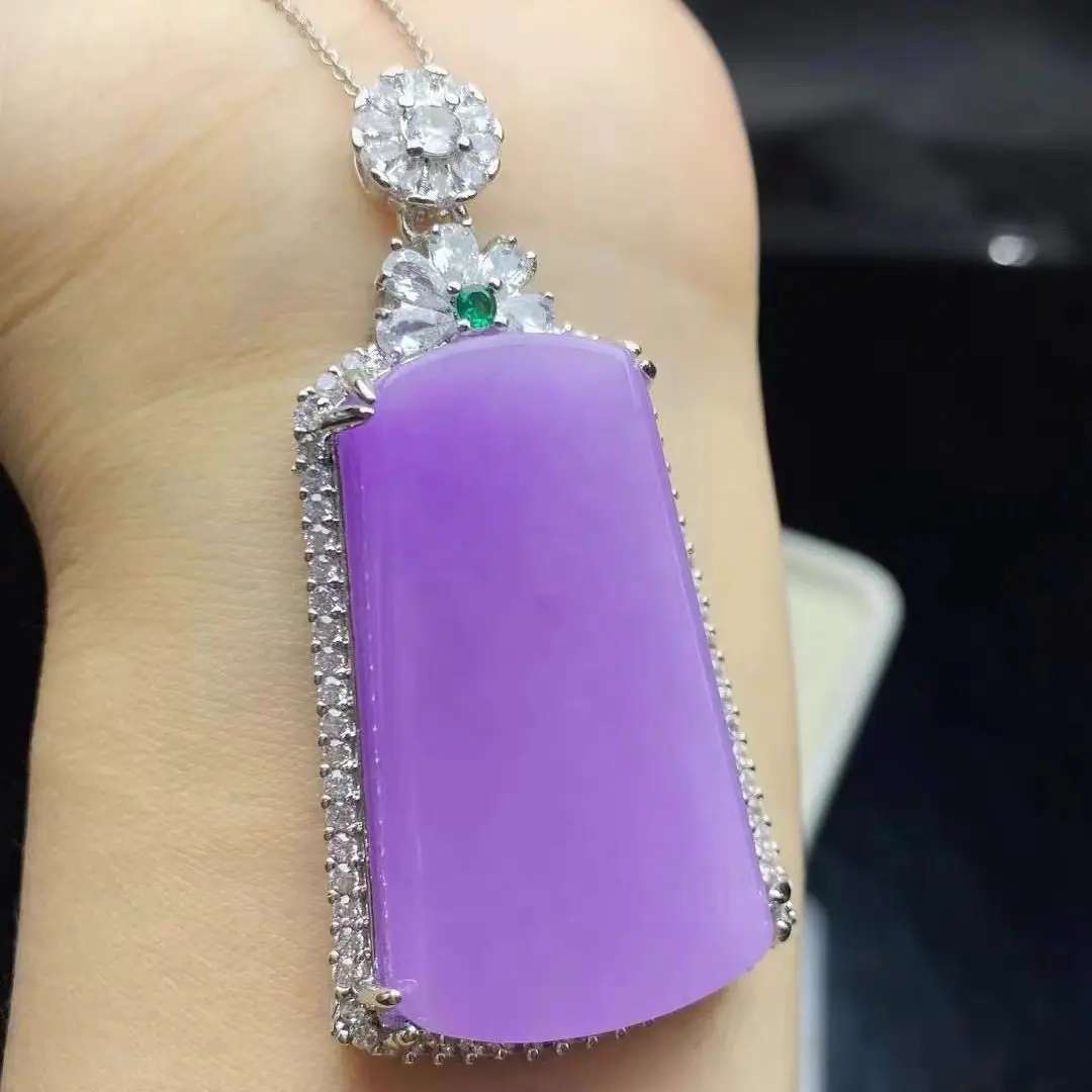 Natural full color violet jadeite pendant collarbone chain safe brand sweater chain pendant jadeite glutinous seed
Natural full color violet jadeite pendant collarbone chain safe brand sweater chain pendant jadeite glutinous seed