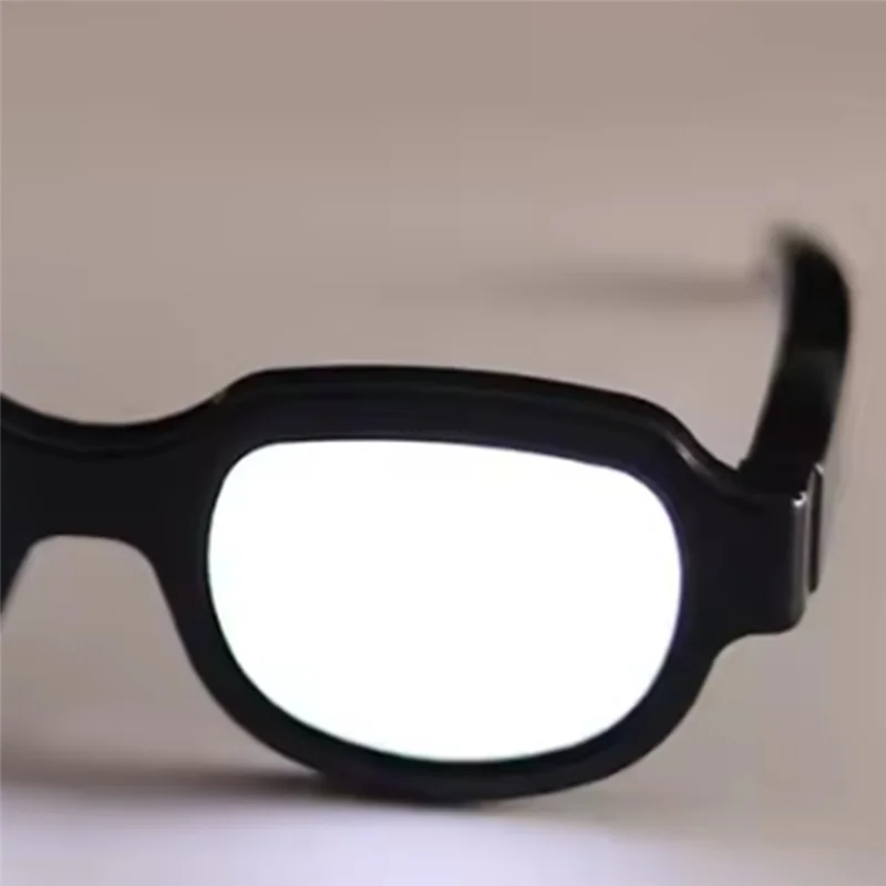 Daily Sale LED Technology Luminous Glasses Same Funny Personality Cosplay Props KTV Bar Party Decoration 
Daily Sale LED Technology Luminous Glasses Same Funny Personality Cosplay Props KTV Bar Party Decoration