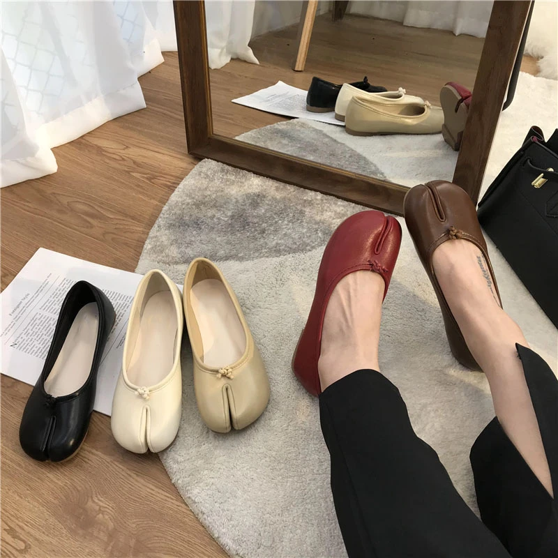 Korean Style Horse-Shoe Split-Toe Women's Shallow Mouth Single Shoes New Slip-On Pig's Trotters Versatile Grandma Flat Loafers
Korean Style Horse-Shoe Split-Toe Women's Shallow Mouth Single Shoes New Slip-On Pig's Trotters Versatile Grandma Flat Loafers