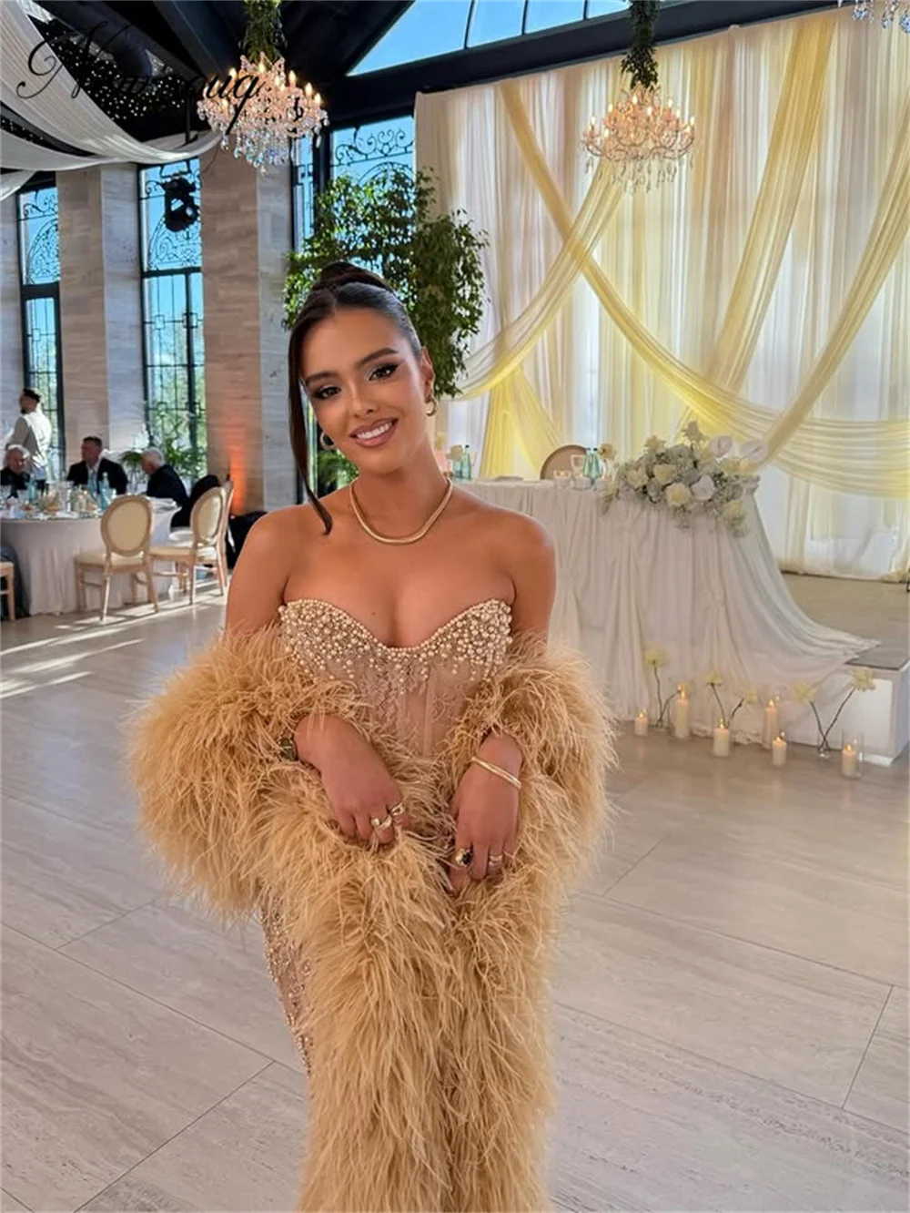 Sparkly Beaded Champagne Evening Dresses With Feathers Cape Cocktail Prom Dress Customized Crystals Mermaid Wedding Party Gowns
Sparkly Beaded Champagne Evening Dresses With Feathers Cape Cocktail Prom Dress Customized Crystals Mermaid Wedding Party Gowns