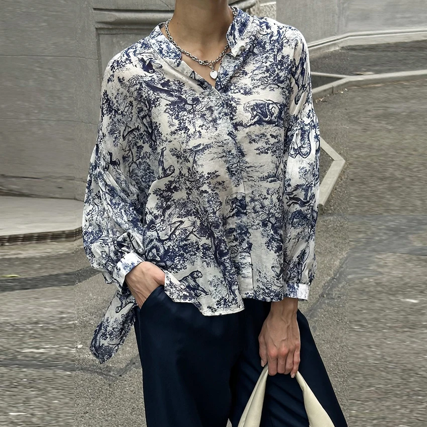 Linad Vintage Print Single Breasted Blouse For Woman Street Chic Stand Collar Shirts Female Spring Casual Long Sleeve Tops 2026
Linad Vintage Print Single Breasted Blouse For Woman Street Chic Stand Collar Shirts Female Spring Casual Long Sleeve Tops 2026