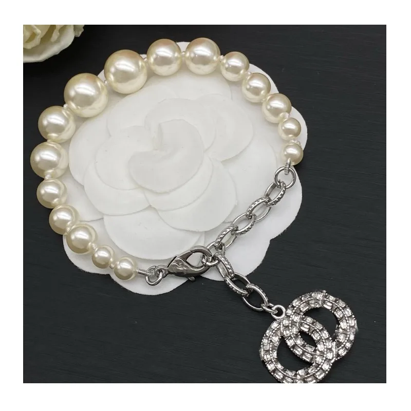 Xiaofeng Retro Pearl Letter Bracelet Female Internet Celebrity Light Luxury Versatile Bracelet Diamond French Bracelet
Xiaofeng Retro Pearl Letter Bracelet Female Internet Celebrity Light Luxury Versatile Bracelet Diamond French Bracelet