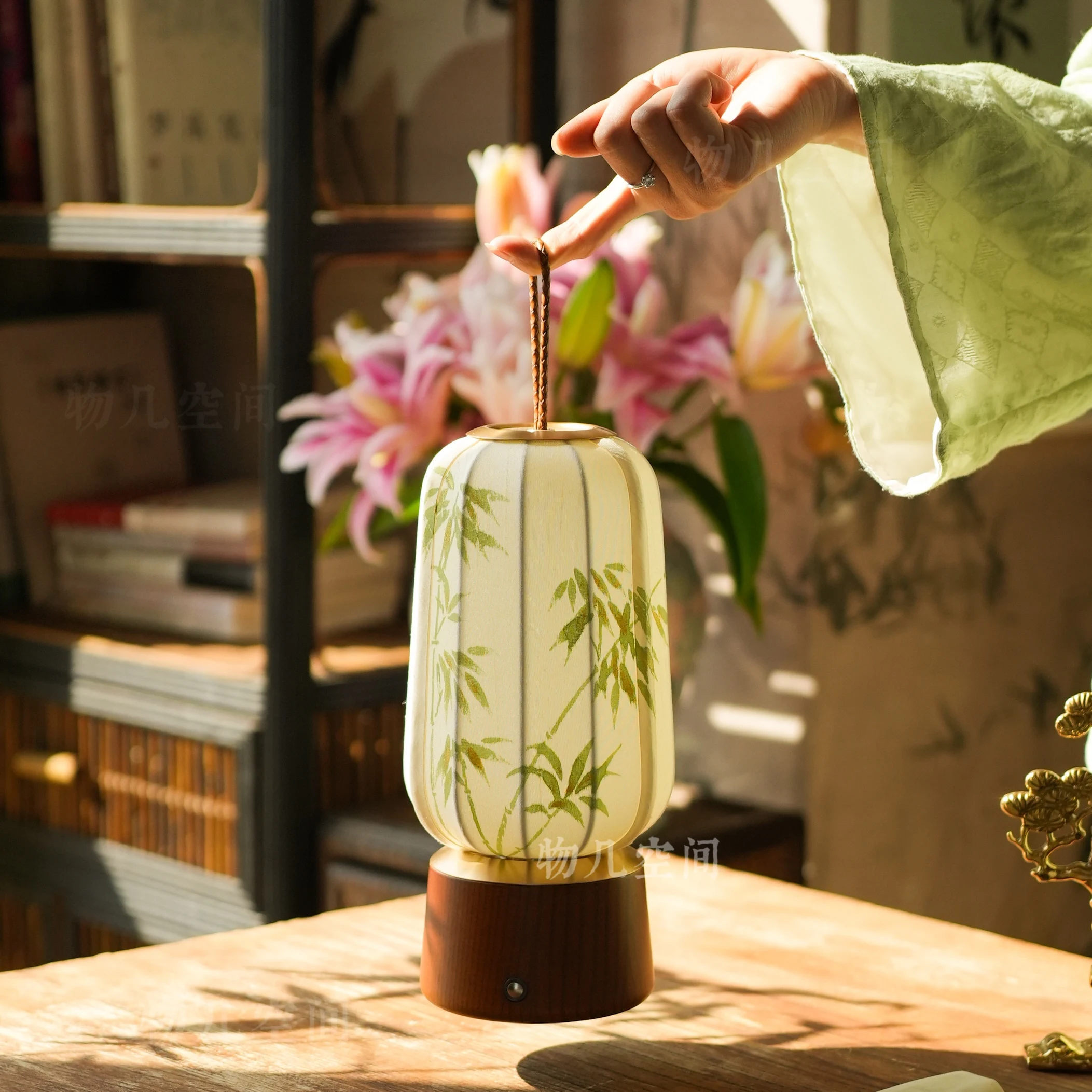 Chinese hand-painted bamboo shadow mountain stone bedside table lamp decoration removable wireless lamp charging touch atmospher
Chinese hand-painted bamboo shadow mountain stone bedside table lamp decoration removable wireless lamp charging touch atmospher