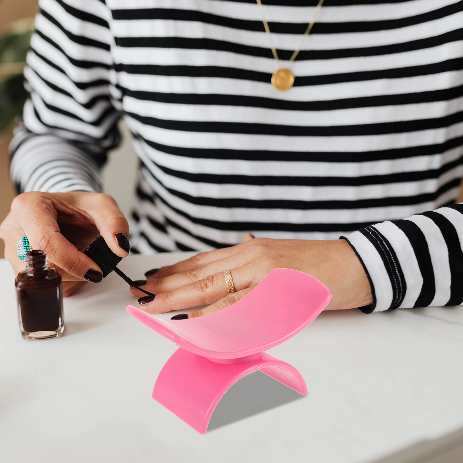 Nail Hand Pillow U Shape Plastic Desk Manicure Ergonomic Professional Salons Armrest Hand Holder Wrist Support
Nail Hand Pillow U Shape Plastic Desk Manicure Ergonomic Professional Salons Armrest Hand Holder Wrist Support