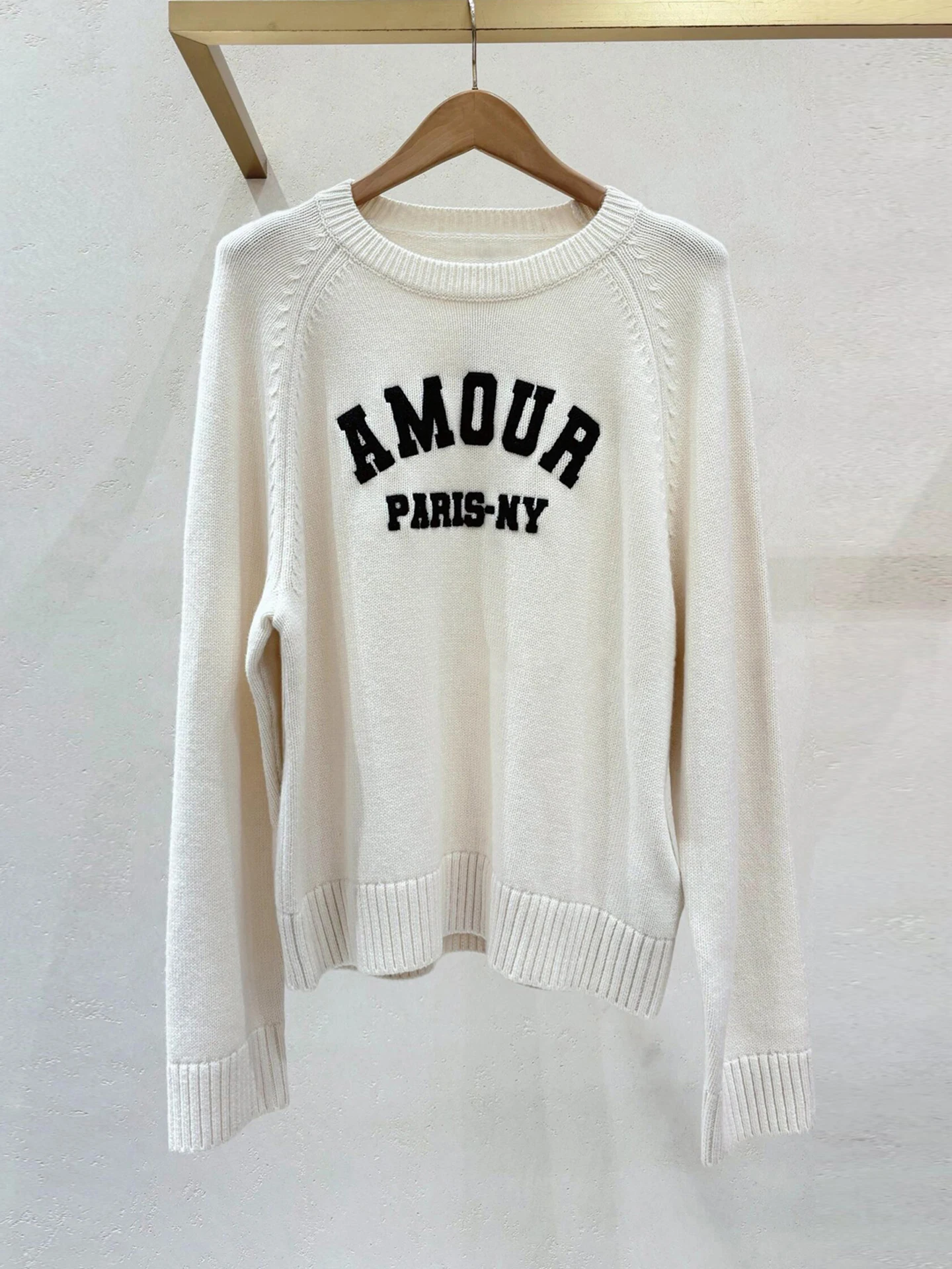 M Home Nan You High End Women's Loose Casual Letter Embroidery Knitwear Top for Autumn Winter Comfortable Breathable Soft
M Home Nan You High End Women's Loose Casual Letter Embroidery Knitwear Top for Autumn Winter Comfortable Breathable Soft