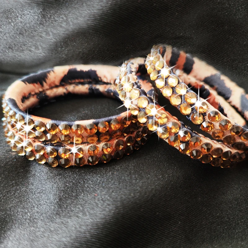 Customized Latin Modern Dance Accessories Color Bracelet in Stock Arm Rings 2.5CM Shiny Diamond Bracelet Gloves Drifting Yarn
Customized Latin Modern Dance Accessories Color Bracelet in Stock Arm Rings 2.5CM Shiny Diamond Bracelet Gloves Drifting Yarn