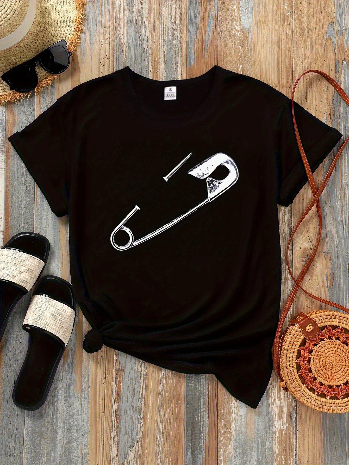 Женская стильная футболка с коротким рукавом и узором в виде пинов, летняя уличная одежда в стиле Харадзюку, эстетичные топы и футболки
Женская стильная футболка с коротким рукавом и узором в виде пинов, летняя уличная одежда в стиле Харадзюку, эстетичные топы и футболки