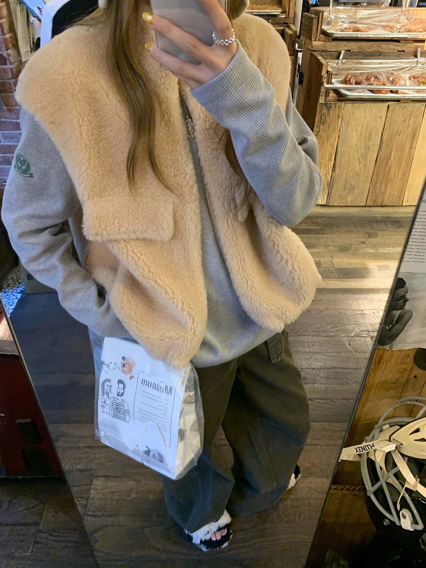 YOYOZIZHI Winter Woolen Jaet Casual Sle Zipper ort Vest Loose Fit Ladies Faion Outerwear Stand Collar Dstring
YOYOZIZHI Winter Woolen Jaet Casual Sle Zipper ort Vest Loose Fit Ladies Faion Outerwear Stand Collar Dstring