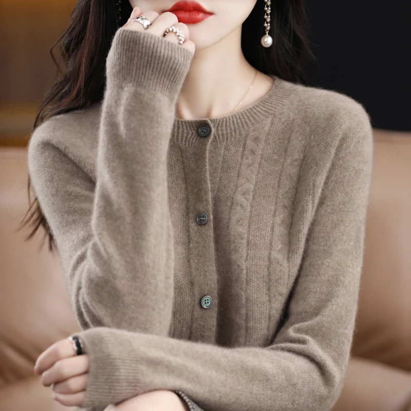 Spring and Autumn 24 New 100% Woolen Sweater Women's Round Neck Knitted Cardigan Top Loose and Simple Cardigan
Spring and Autumn 24 New 100% Woolen Sweater Women's Round Neck Knitted Cardigan Top Loose and Simple Cardigan