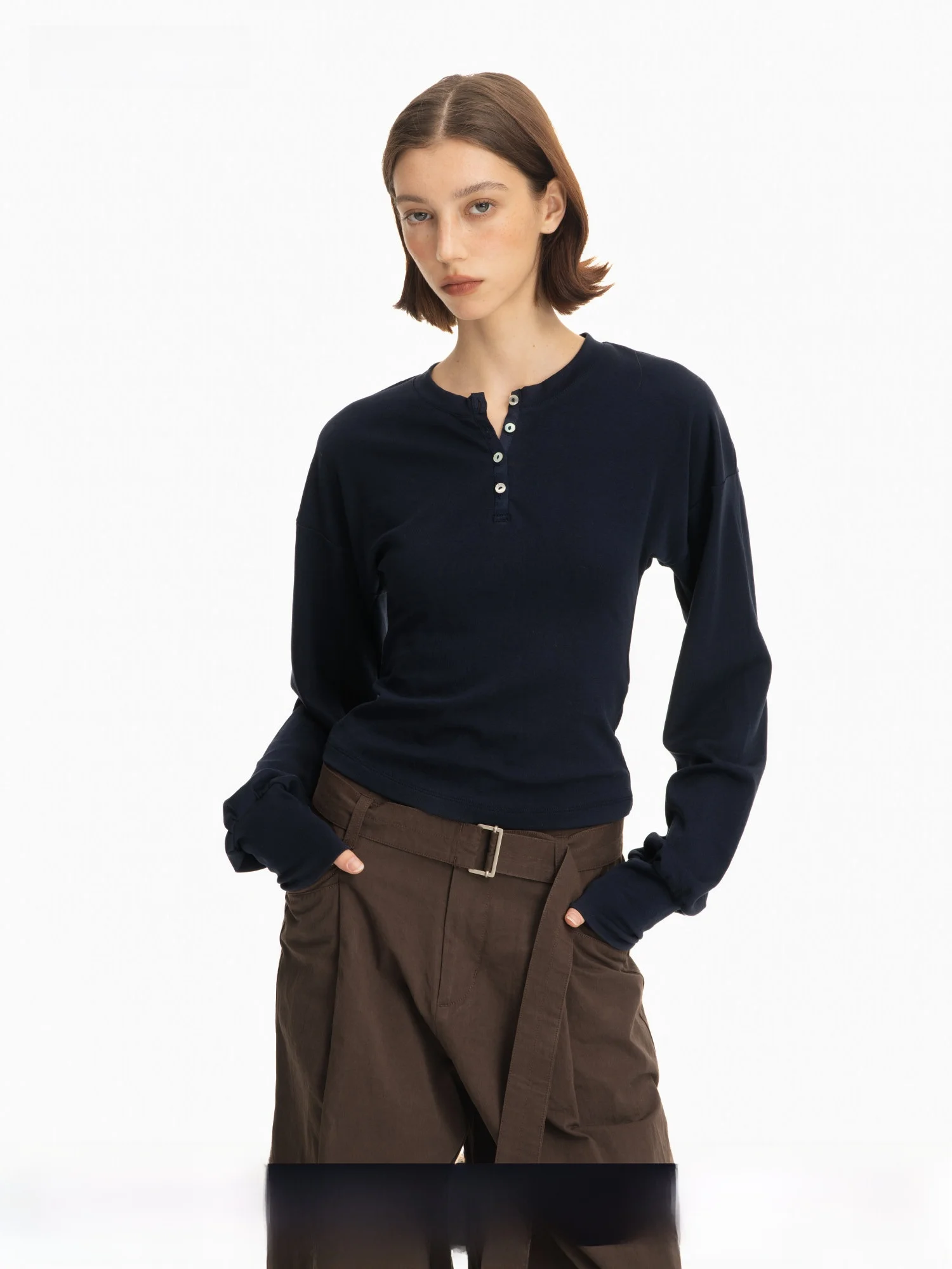 Женская свободная футболка с длинным рукавом KIP MERCI, с воротником хенли, базовая, для ношения под одеждой, осенне-зимняя, повседневная, комфортная, дышащая
Женская свободная футболка с длинным рукавом KIP MERCI, с воротником хенли, базовая, для ношения под одеждой, осенне-зимняя, повседневная, комфортная, дышащая