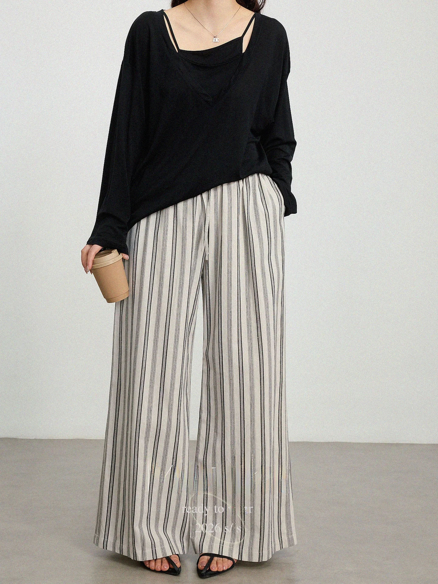 plus Size Women's Casual High Waist Wide Leg Pants Striped Thin Style Lazy Floor Length Trousers Elastic Waist Band
plus Size Women's Casual High Waist Wide Leg Pants Striped Thin Style Lazy Floor Length Trousers Elastic Waist Band