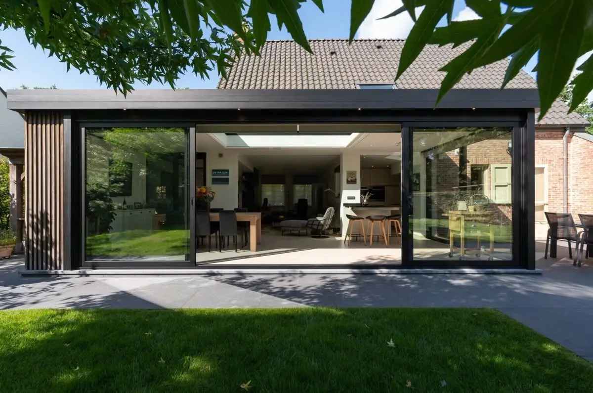 Weatherproof and Heat Insulated Aluminum Glass Sliding Door Triple Track Screen Sliding Doors for Home Villa Large Slide Doors
Weatherproof and Heat Insulated Aluminum Glass Sliding Door Triple Track Screen Sliding Doors for Home Villa Large Slide Doors