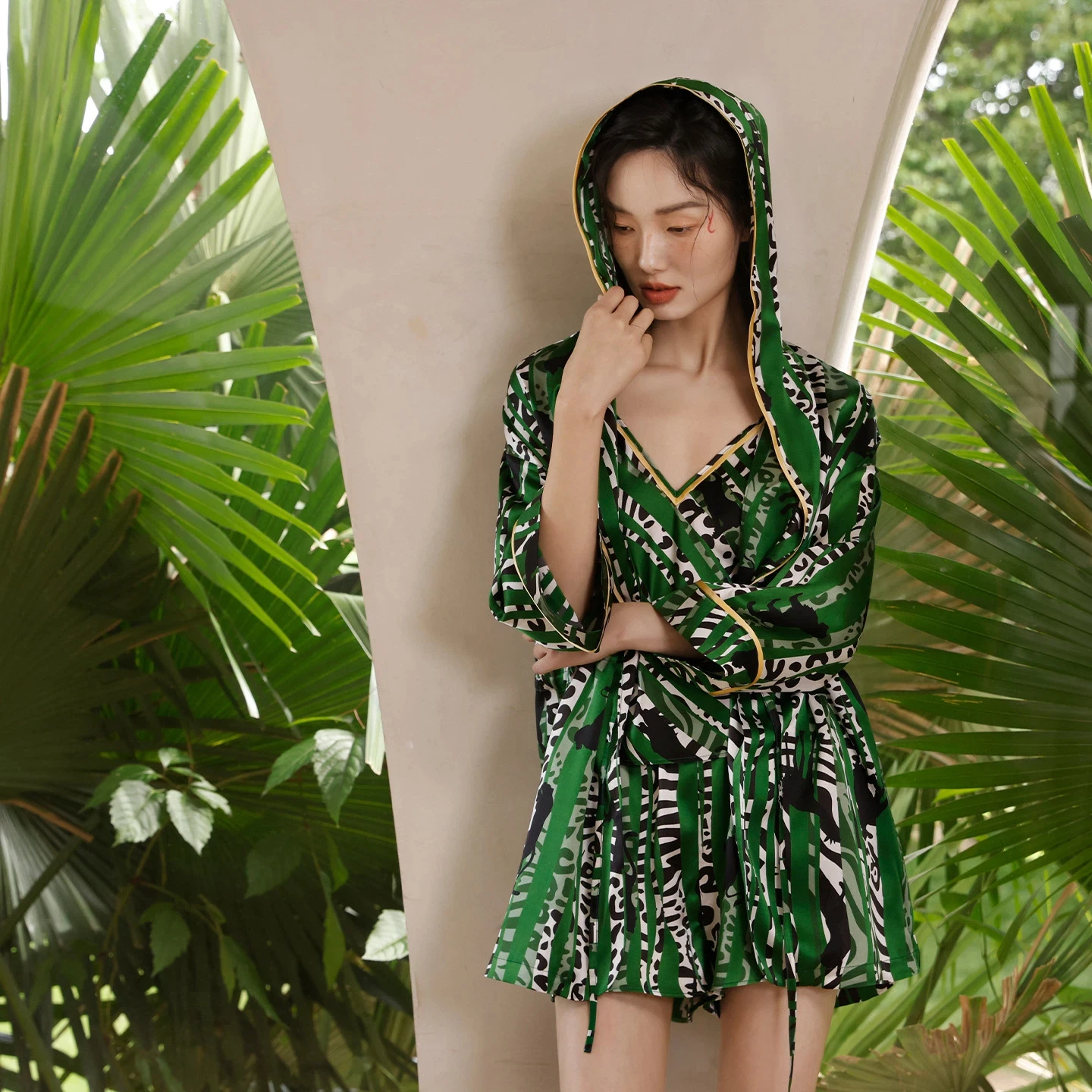 2026 New 100% Mulberry Silk kimono robe Women Print Hooded nightgown Satin Summer bathrobe Loungewear Luxury Belted Sleepwear
2026 New 100% Mulberry Silk kimono robe Women Print Hooded nightgown Satin Summer bathrobe Loungewear Luxury Belted Sleepwear