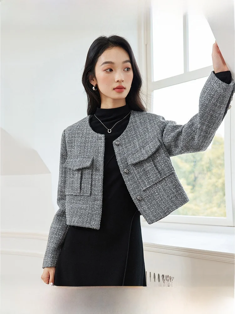 Grey Wool Blend Coat Female round Neck Outerwear Spring New Style Light Maturity High Sense Advanced Feeling Women's Shirt
Grey Wool Blend Coat Female round Neck Outerwear Spring New Style Light Maturity High Sense Advanced Feeling Women's Shirt