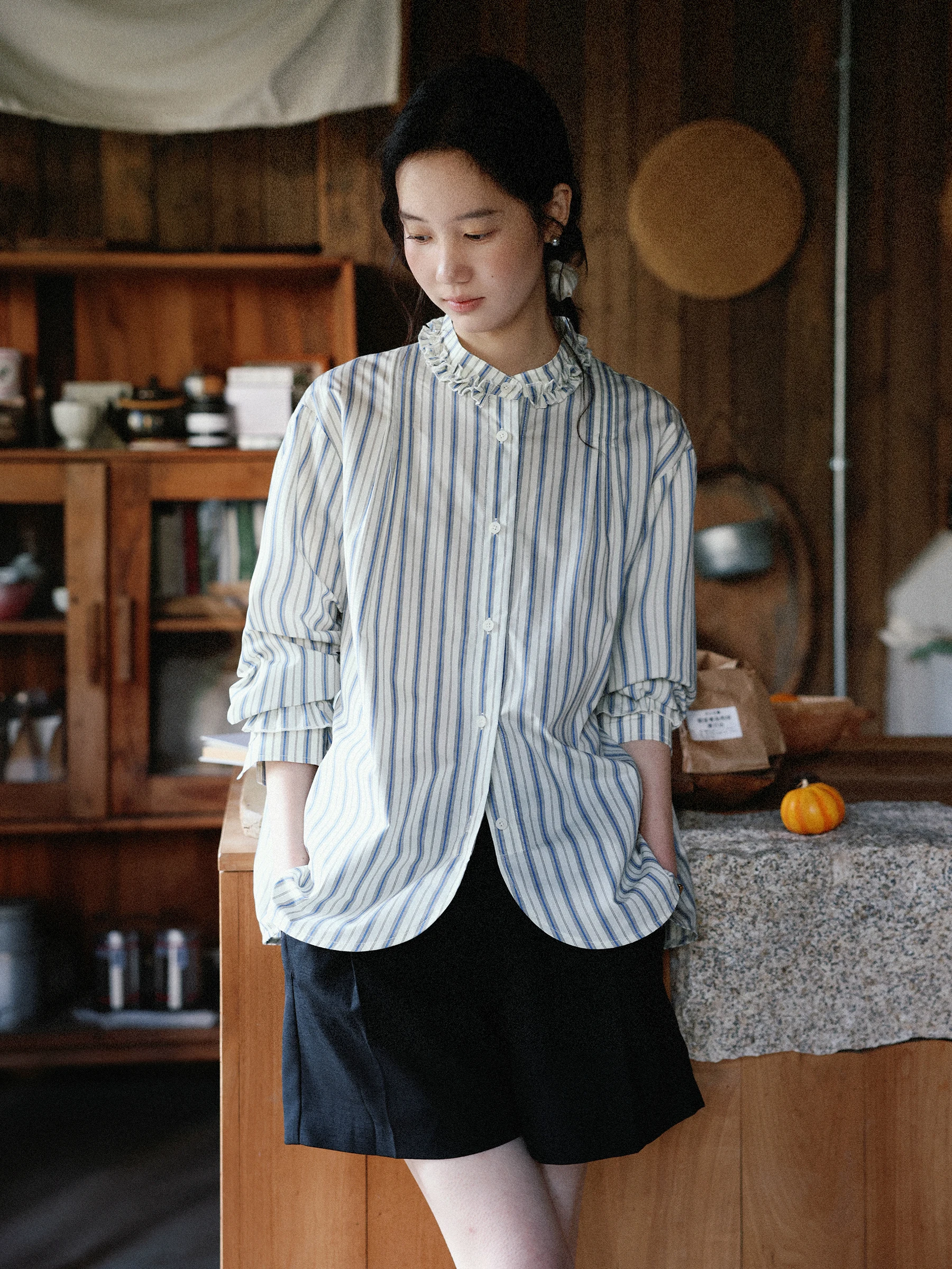 MUNNS RUIXI Long Sleeve Shirt Color Woven Lotus Leaf Stand Collar Lace Trim Vertical Stripe Pattern French Style Cotton Blend
MUNNS RUIXI Long Sleeve Shirt Color Woven Lotus Leaf Stand Collar Lace Trim Vertical Stripe Pattern French Style Cotton Blend